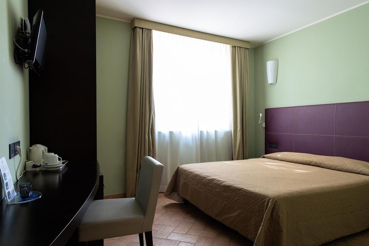 Hotel Magione Papale Relais à LʼAquila Extérieur photo